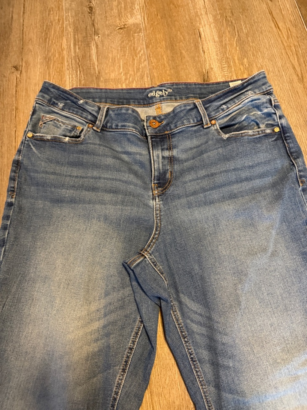 Women’s edgely mid-rise slimboot Light Blue Jeans